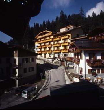 Dolomiti Hotel Cozzio Madonna Esterno foto